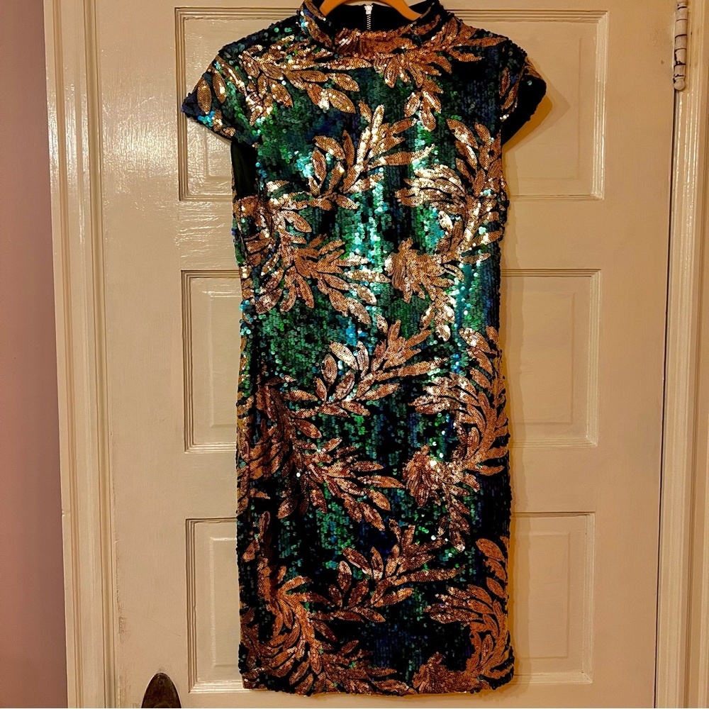 NWOT Sequins dress - size medium